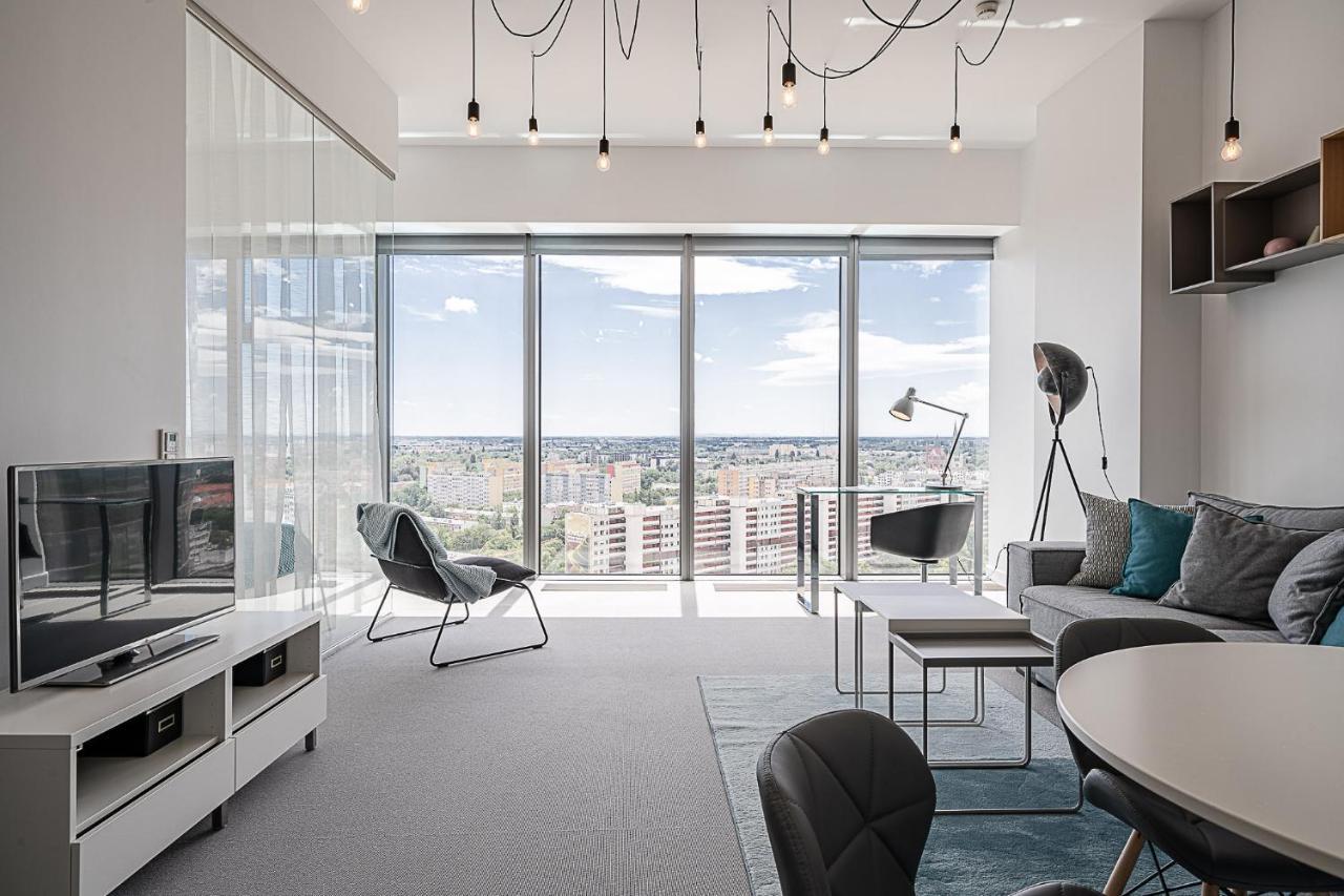 Rentplanet - Apartament Sky Tower Вроцлав Екстериор снимка