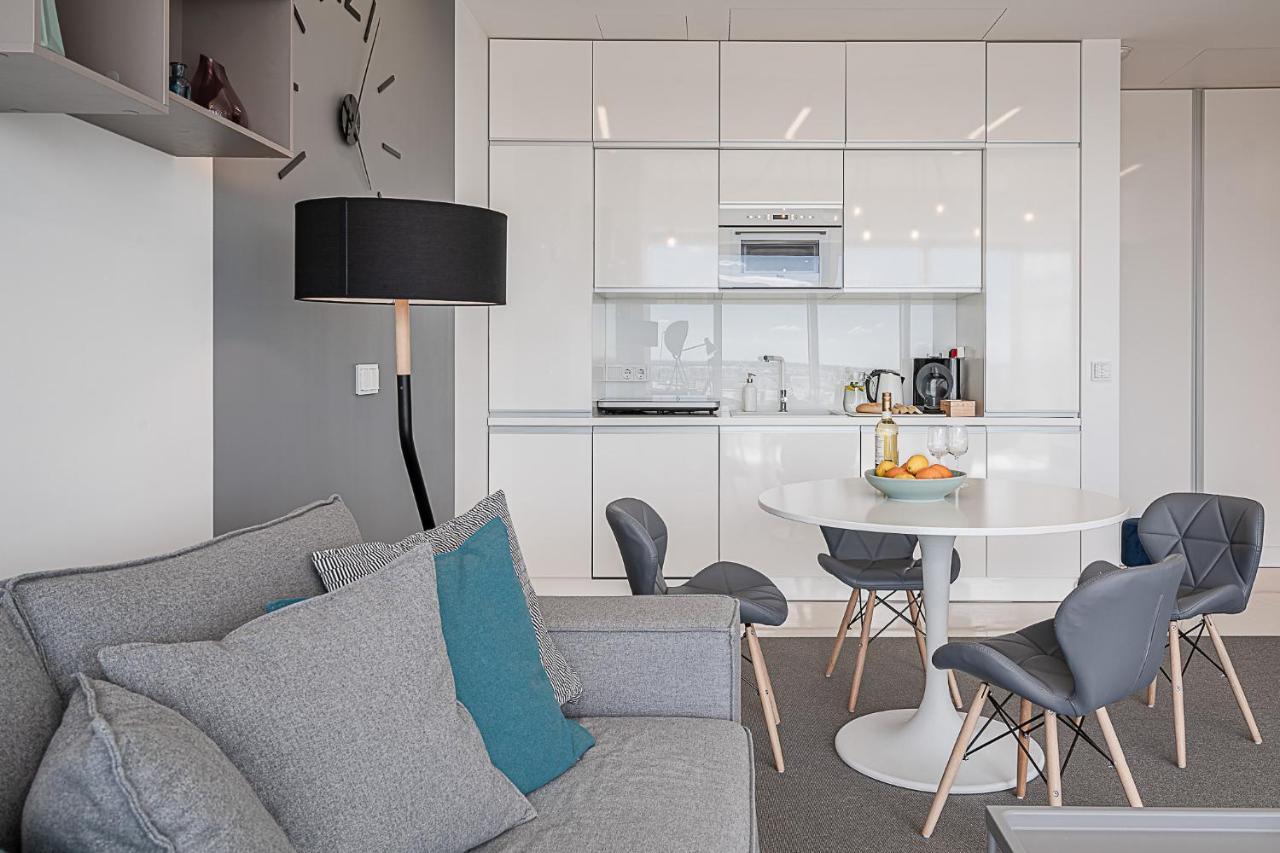 Rentplanet - Apartament Sky Tower Вроцлав Екстериор снимка