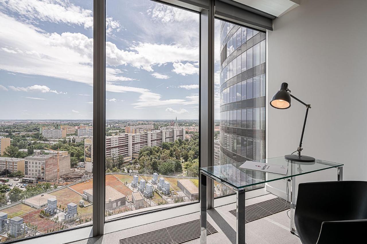 Rentplanet - Apartament Sky Tower Вроцлав Екстериор снимка