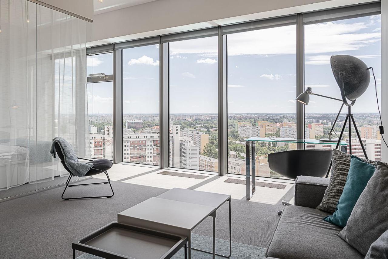 Rentplanet - Apartament Sky Tower Вроцлав Екстериор снимка